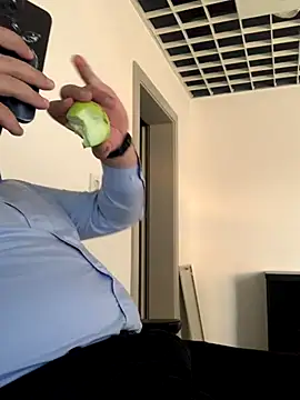 Snapshot of Mike8523 chatting on November 2025 05:31:01 AM Mike8523 online show from November 2025 05:31:01 AM