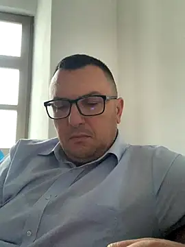 Snapshot of Mike8523 chatting on November 2025 05:32:02 AM Mike8523 online show from November 2025 05:32:02 AM