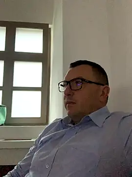 Snapshot of Mike8523 chatting on November 2025 05:29:01 AM Mike8523 online show from November 2025 05:29:01 AM