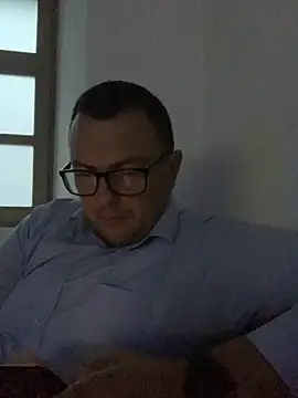 Snapshot of Mike8523 chatting on November 2025 05:29:02 AM Mike8523 online show from November 2025 05:29:02 AM