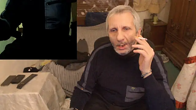 maxdaddy690 online show from December 2025 09:46:02 PM