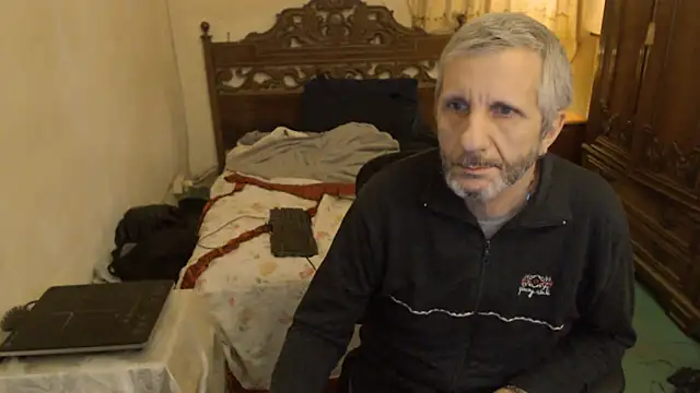 maxdaddy690 online show from December 2025 02:36:02 PM