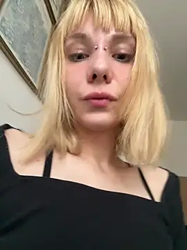 Snapshot of Cherry_Bite chatting on August 2026 04:34:01 AM Cherry Bite online show from August 2026 04:34:01 AM