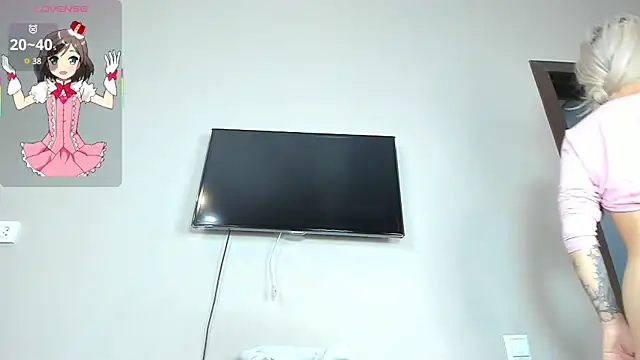 Snapshot of Zirael_swan chatting on November 2025 02:06:02 AM Zirael swan online show from November 2025 02:06:02 AM