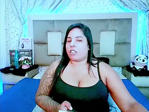 Snapshot of indiantopaz694u chatting on December 2025 06:30:02 AM indiantopaz694u online show from December 2025 06:30:02 AM