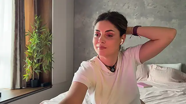 Snapshot of _Allie_ chatting on March 2026 11:48:02 AM Allie online show from March 2026 11:48:02 AM