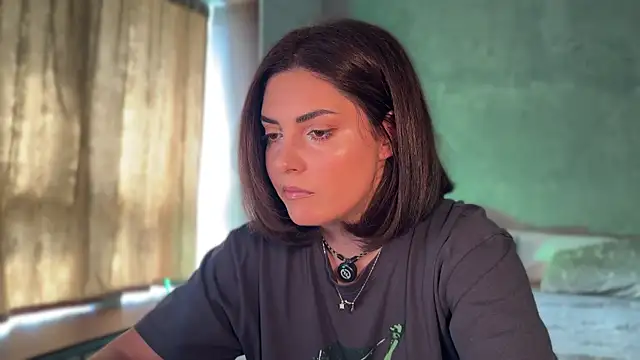 Snapshot of _Allie_ chatting on April 2026 11:46:02 AM Allie online show from April 2026 11:46:02 AM