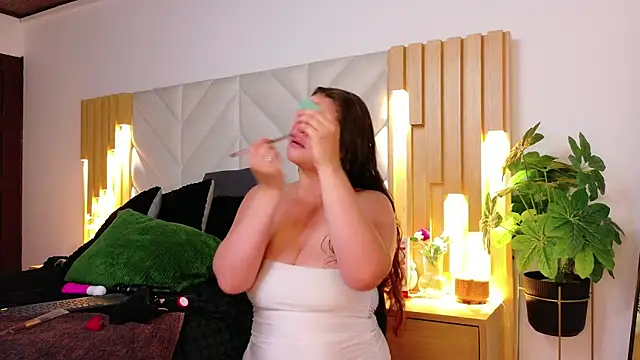 Anaise latif online show from September 2025 11:22:02 AM