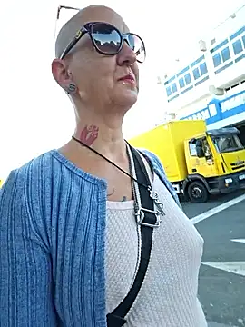 Emma Milf25 online show from September 2025 07:56:02 AM