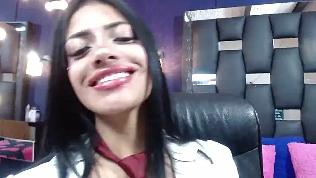 EMYCLARK01 online show from March 2026 02:50:02 AM