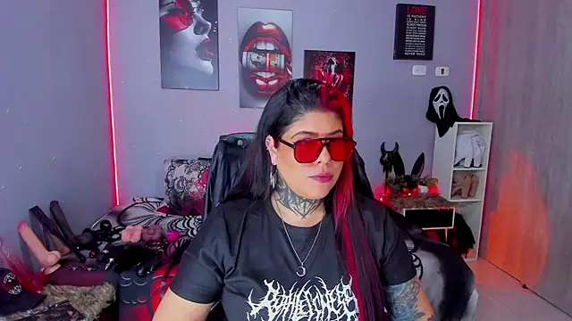 Veronika metal online show from December 2025 09:31:02 PM