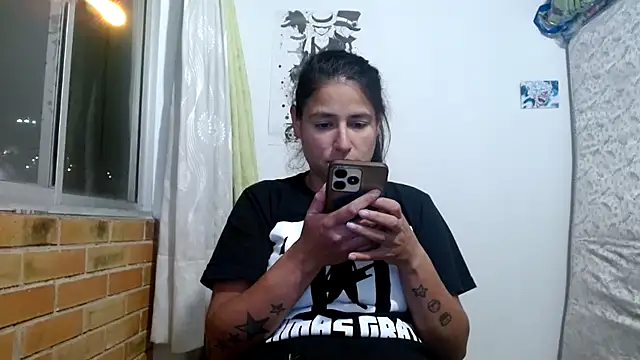 Escarcha-blue online show from December 2025 04:18:02 AM