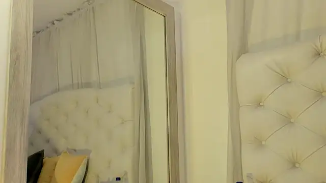 kamii arias online show from November 2025 02:28:02 PM