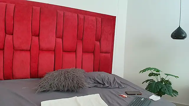 Vaiolett Smith online show from March 2025 01:29:01 PM