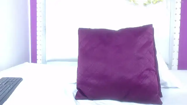 Snapshot of naughty_teen18 chatting on March 2025 04:51:02 PM naughty teen18 online show from March 2025 04:51:02 PM