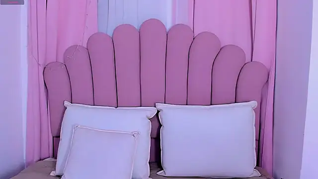 Snapshot of PaolaB_g chatting on March 2026 01:44:02 AM PaolaB g online show from March 2026 01:44:02 AM