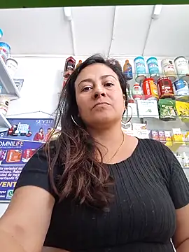 roxanasexy2025 online show from April 2026 04:00:01 PM