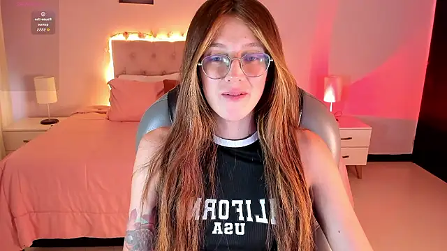 Snapshot of Emily_Warren_ chatting on March 2026 07:52:01 PM Emily Warren online show from March 2026 07:52:01 PM