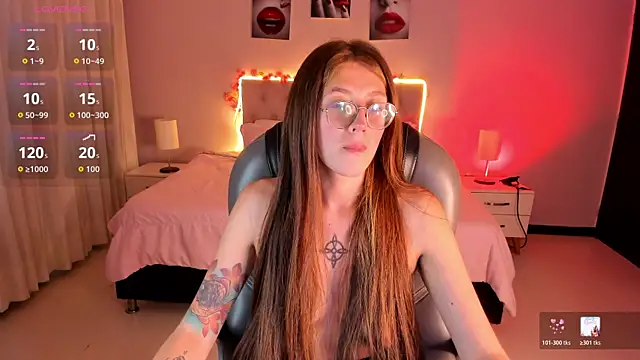 Snapshot of Emily_Warren_ chatting on April 2026 09:26:01 PM Emily Warren online show from April 2026 09:26:01 PM