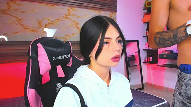 Cloe roouse online show from April 2026 08:09:02 PM