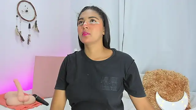 Snapshot of Melodymoore_ chatting on April 2026 07:31:02 PM Melodymoore online show from April 2026 07:31:02 PM