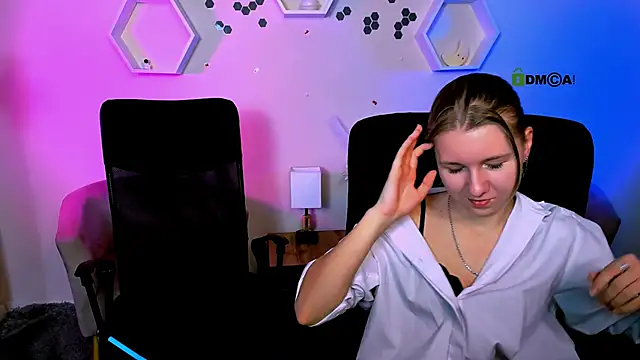 doll vey online show from November 2025 09:25:02 PM