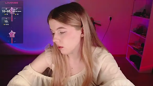 Strawberry juli online show from April 2026 04:07:02 PM