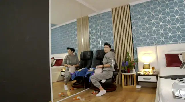 zoeylarkens online show from February 2025 04:20:02 PM