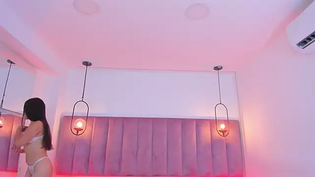 Haily b online show from November 2025 07:57:02 PM