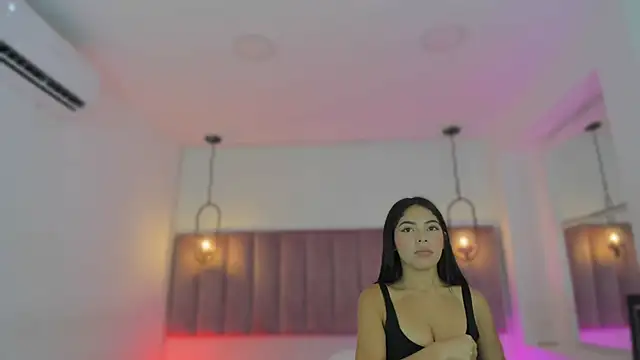 Haily b online show from December 2025 07:43:01 PM