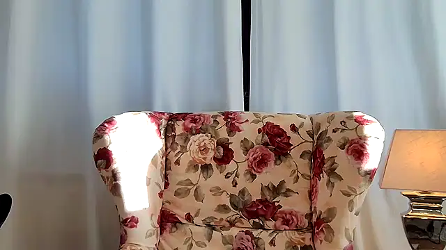 Snapshot of Rosemarie_Blu chatting on April 2026 06:14:01 AM Rosemarie Blu online show from April 2026 06:14:01 AM