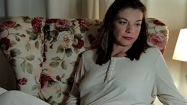 Snapshot of Rosemarie_Blu chatting on April 2026 09:39:01 PM Rosemarie Blu online show from April 2026 09:39:01 PM