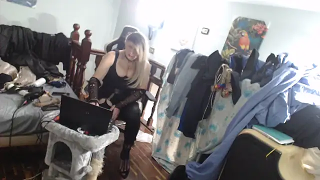 Snapshot of emmex671 chatting on February 2025 12:40:01 PM emmex671 online show from February 2025 12:40:01 PM