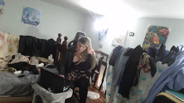 Snapshot of emmex671 chatting on February 2025 03:47:01 PM emmex671 online show from February 2025 03:47:01 PM