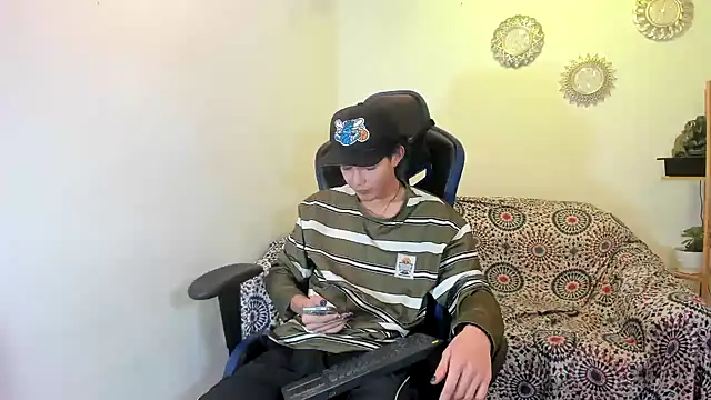 Maxxi hot23 online show from September 2025 07:58:01 PM