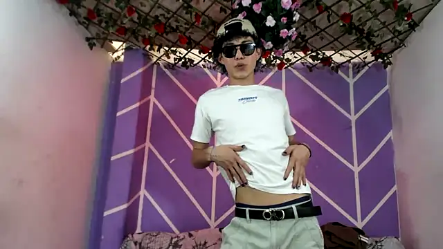 Maxxi hot23 online show from September 2025 08:09:01 PM