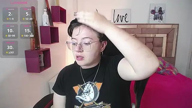 safyka online show from November 2025 01:38:02 AM