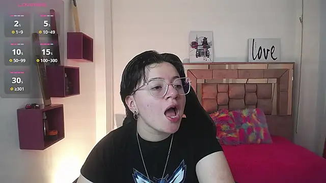 safyka online show from November 2025 02:00:02 AM