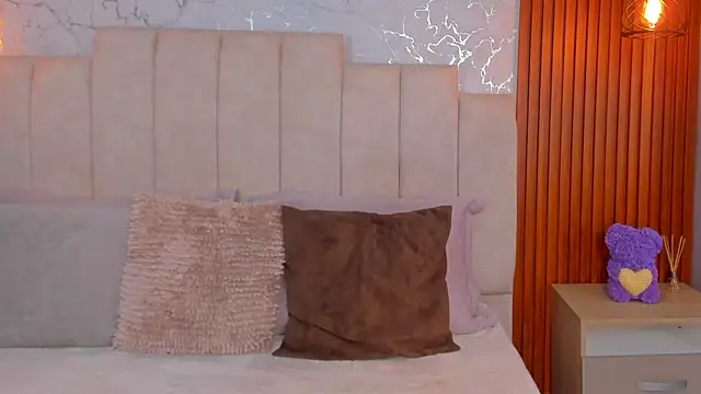 ScarlettWallace online show from September 2025 04:20:01 PM