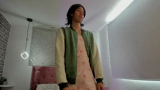 loverisu-coral online show from March 2026 07:38:01 PM