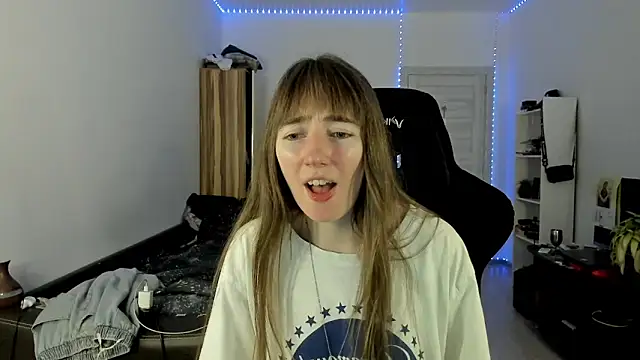 Snapshot of bekkawell chatting on October 2025 06:23:01 PM bekkawell online show from October 2025 06:23:01 PM