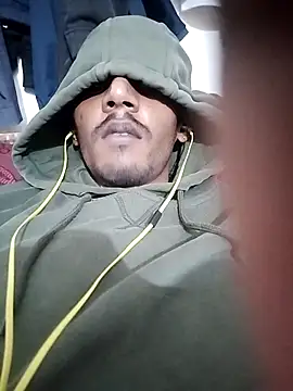 Snapshot of BlackDog__69 chatting on February 2025 05:28:01 PM BlackDog 69 online show from February 2025 05:28:01 PM