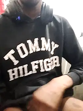 Snapshot of BlackDog__69 chatting on October 2025 11:10:02 PM BlackDog 69 online show from October 2025 11:10:02 PM