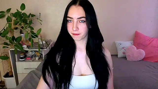 Snapshot of WildKittenX_ chatting on June 2026 04:04:02 AM WildKittenX online show from June 2026 04:04:02 AM