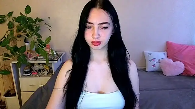 Snapshot of WildKittenX_ chatting on June 2026 04:02:02 AM WildKittenX online show from June 2026 04:02:02 AM