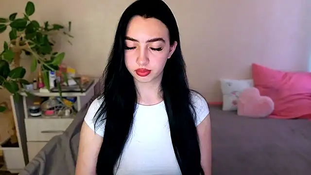 Snapshot of WildKittenX_ chatting on June 2026 04:01:01 AM WildKittenX online show from June 2026 04:01:01 AM