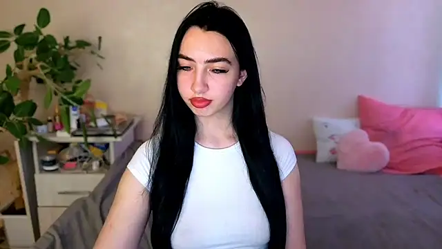 Snapshot of WildKittenX_ chatting on June 2026 05:12:01 AM WildKittenX online show from June 2026 05:12:01 AM