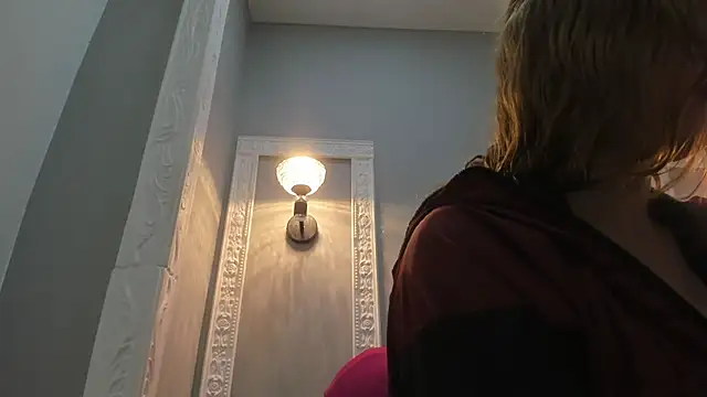 Bonniie 22 online show from December 2025 02:43:02 PM