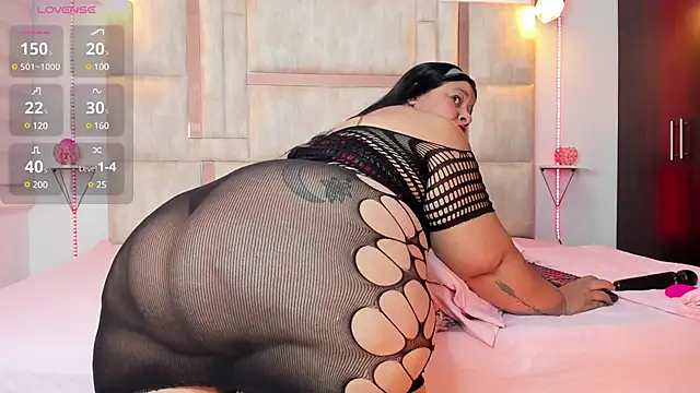 Snapshot of LunaaSweett chatting on March 2025 08:20:02 PM LunaaSweett online show from March 2025 08:20:02 PM