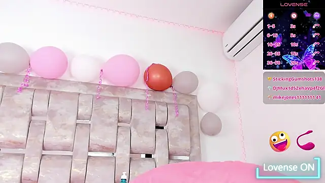 Snapshot of LunaaSweett chatting on March 2025 08:08:02 PM LunaaSweett online show from March 2025 08:08:02 PM